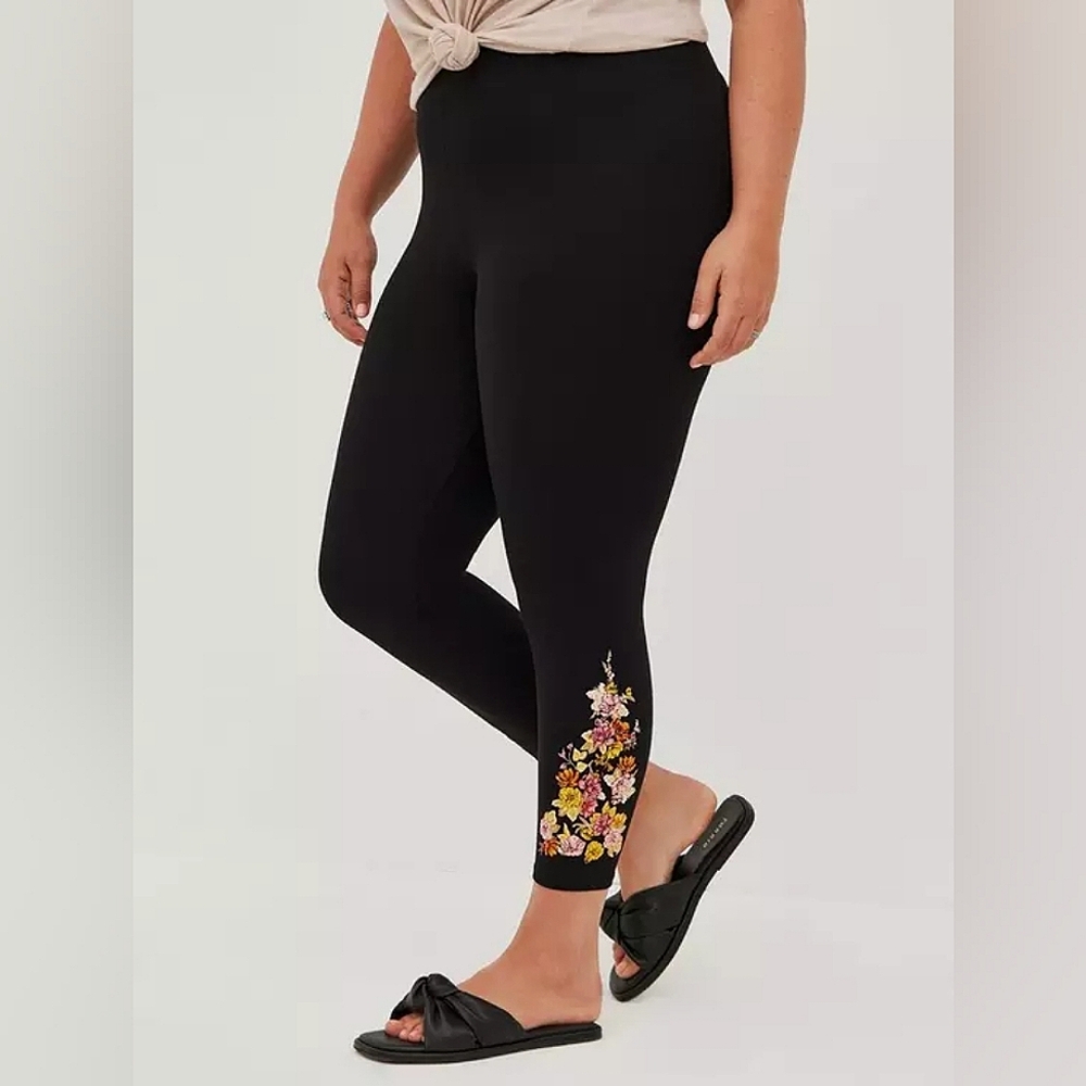 TORRID 1X Crop Signature Legging Garden Print